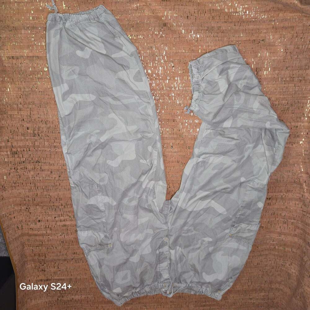 Pilcro Grey/Tan Camo Print High-Rise Cargo Jogger Pants